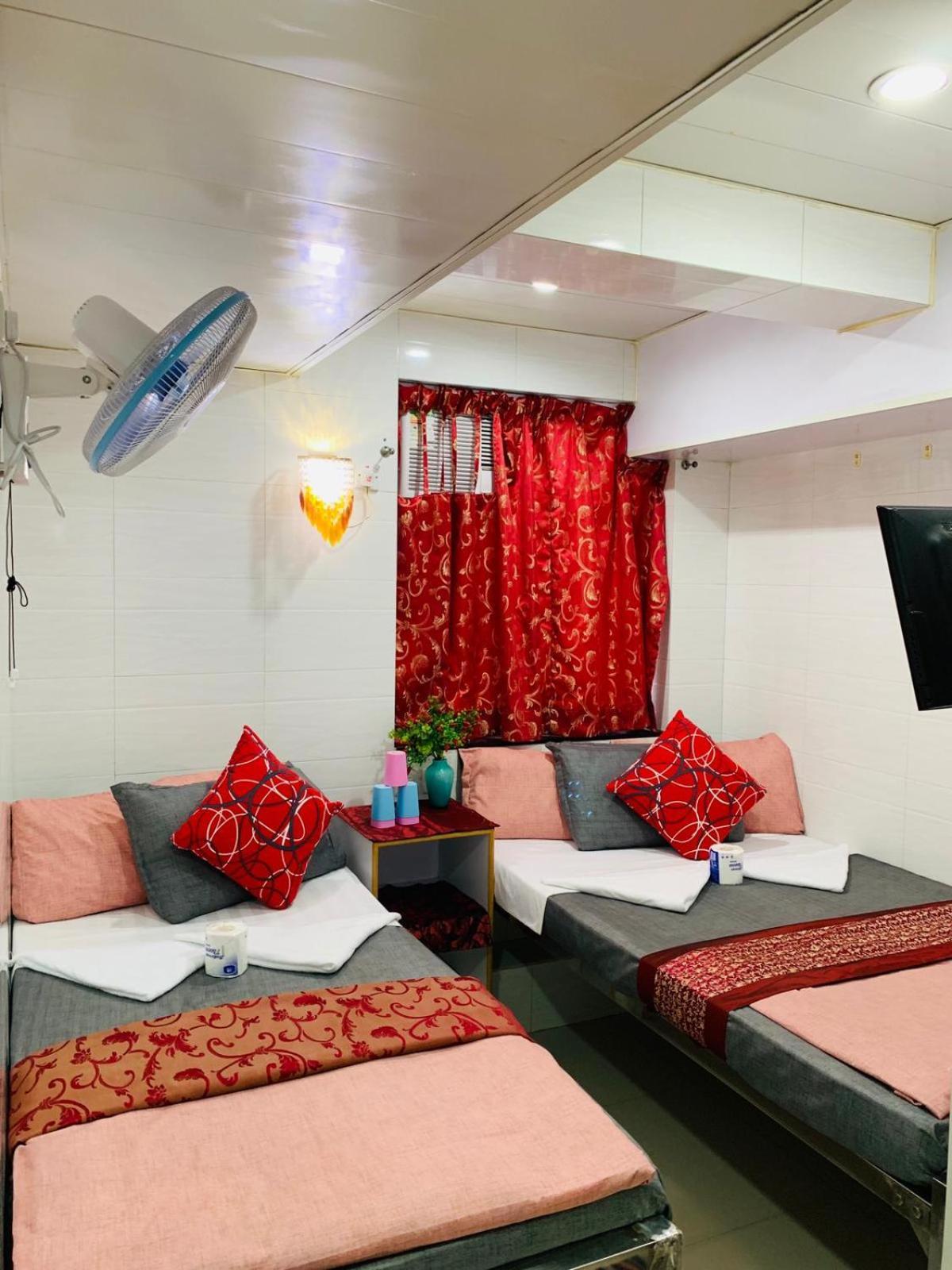Days Hostel Block D Hong Kong Exterior photo